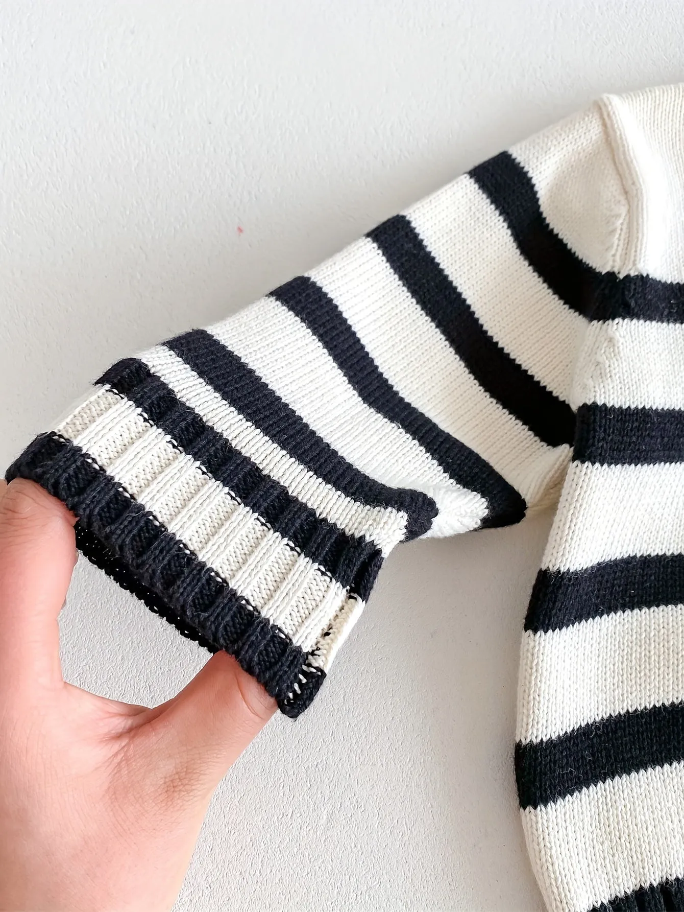Boys Knit Pullover Sweater – Comfy Striped Cotton Casual Crew Neck Pullover Top For Fall/Winter