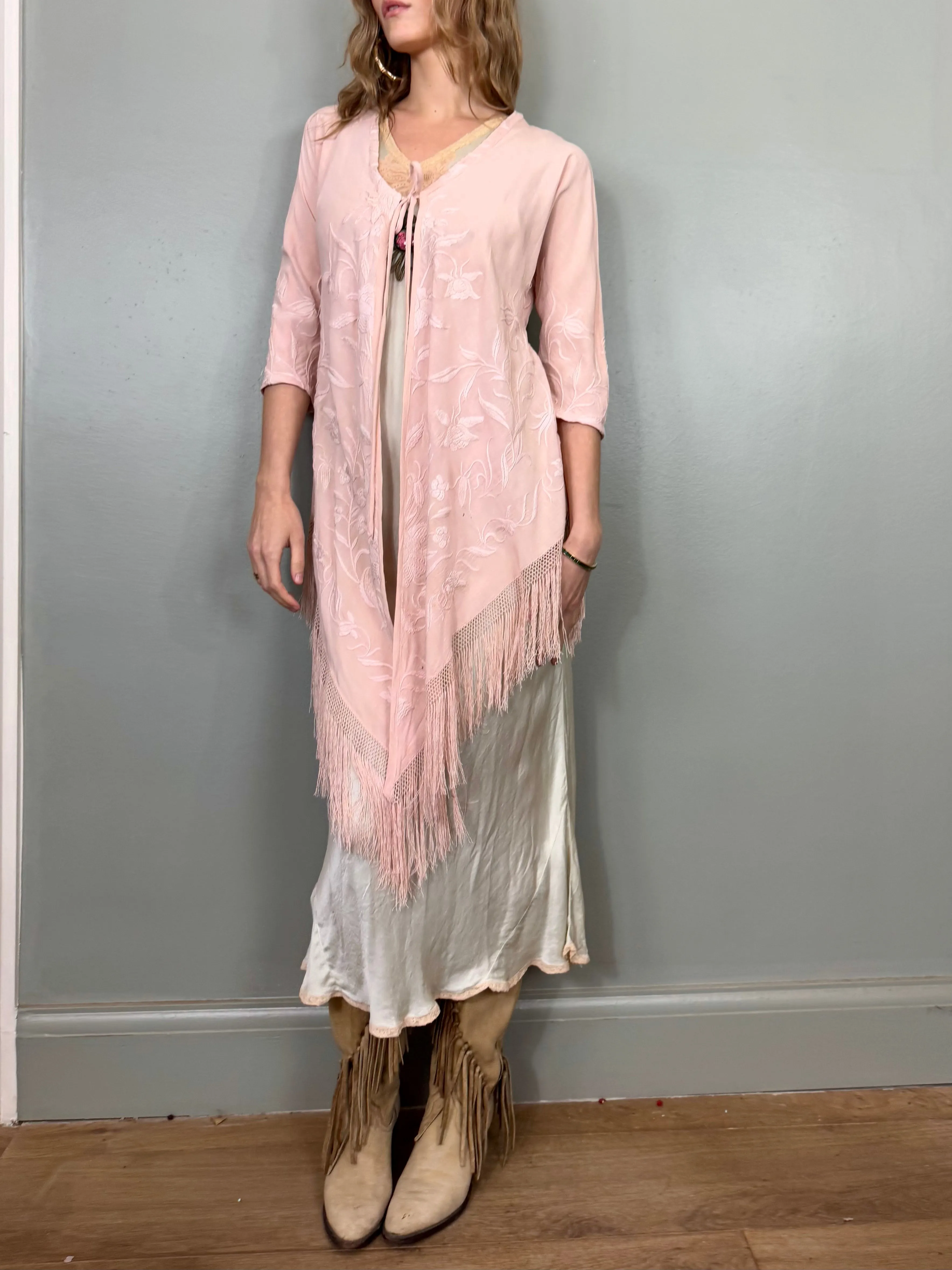 Tilda, light pink 40s embroideed fringed jacket