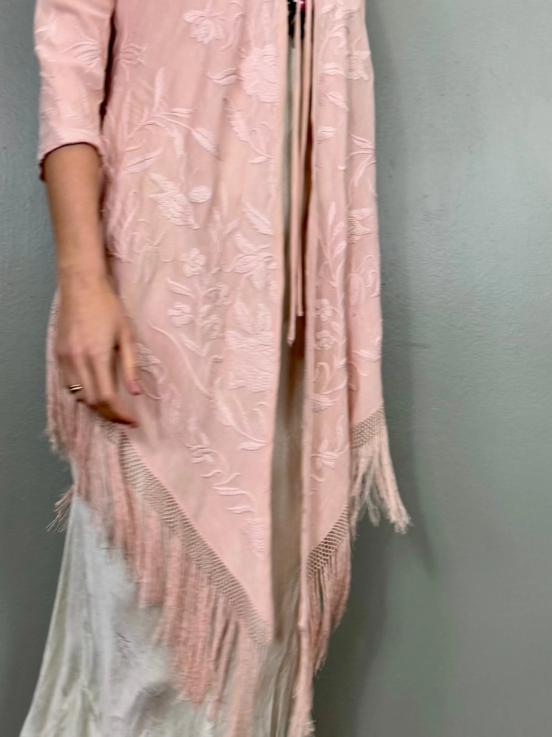 Tilda, light pink 40s embroideed fringed jacket